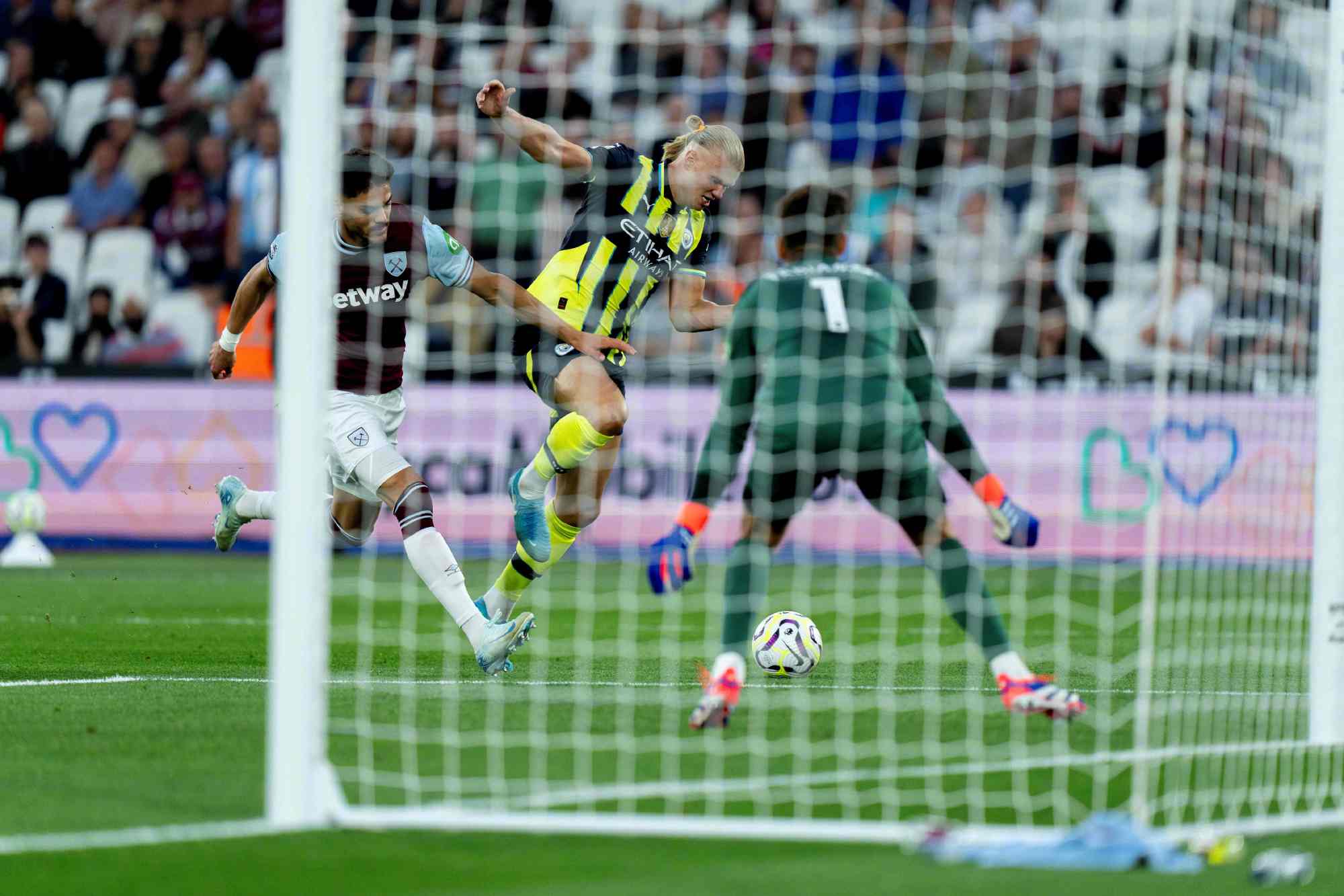 哈兰德连续十场比赛得分超过晋级下一阶段，塞尔维亚队不断突破！的简单介绍乐鱼体育在线登陆